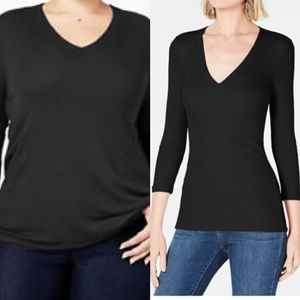 NWT SIZE 1X V NECK TOP